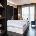 Amano East Side Hotel 4*