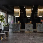 Amano East Side Hotel