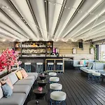 Amano East Side Hotel