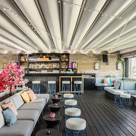 Amano East Side Hotel