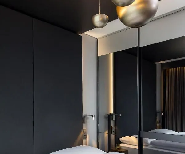 Amano East Side Hotel 4*