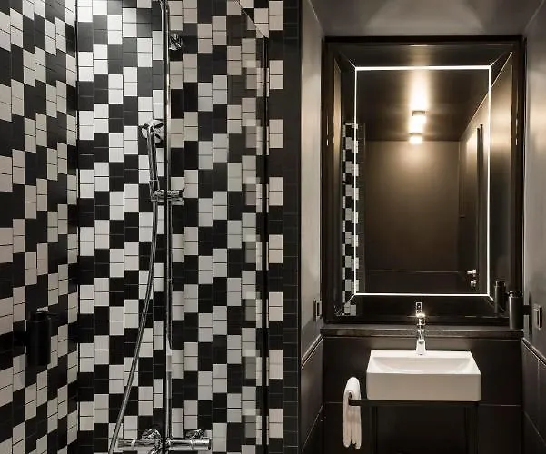 Hotel Amano East Side 4*