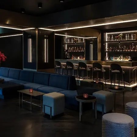 Amano East Side Hotell 4*