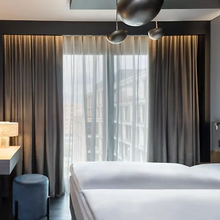 Amano East Side מלון 4*