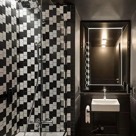فندق Amano East Side 4*