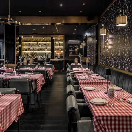 Amano East Side מלון