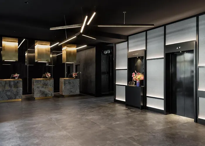 Amano East Side Hotel 4*