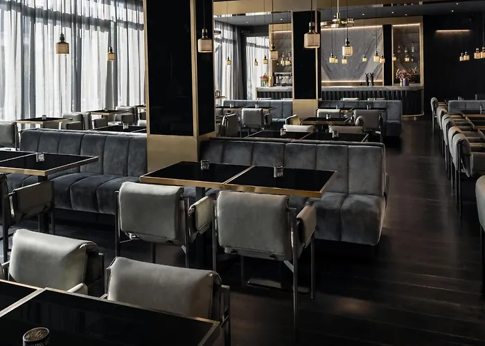 Amano East Side Hotell 4*