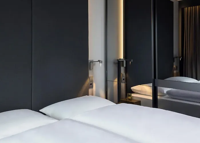 Amano East Side Hotell 4*