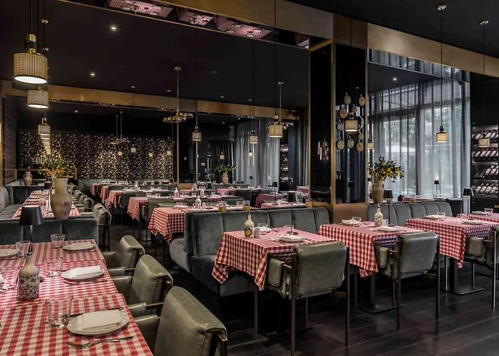 Hotel Amano East Side 4*