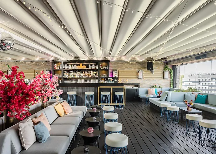 Amano East Side Hotel